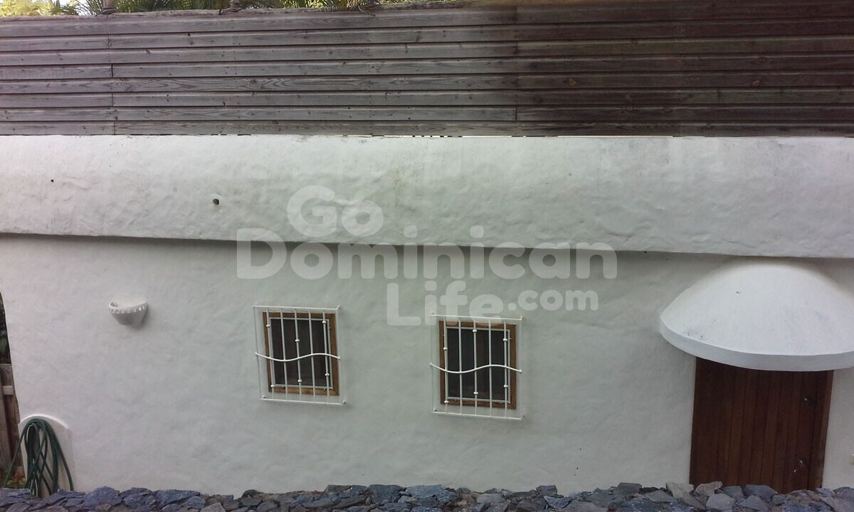 VILLA-FORSALE-1