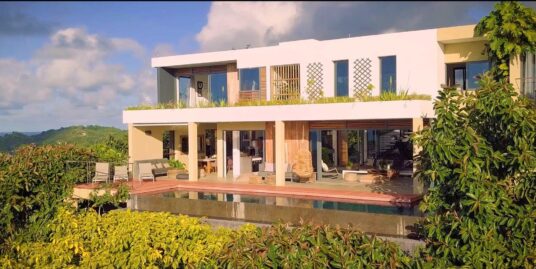 Contemporary & Luxury Villa with Breathtaking Views
