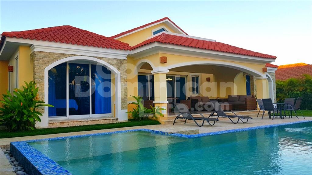 Villa in a residential area with a private beach and water park
