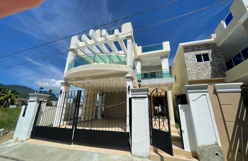 modern-villa-with-ocean-view