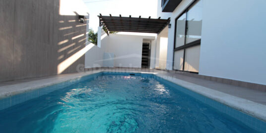 Breathtaking Mountain View Villa near the Beach and Commercial Places