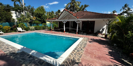 Villa with Guest Bungalow and Pool Perfect for Rental Income