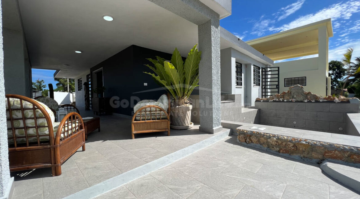 beautiful-new-built-home-in-the-hills-of-sosua-6
