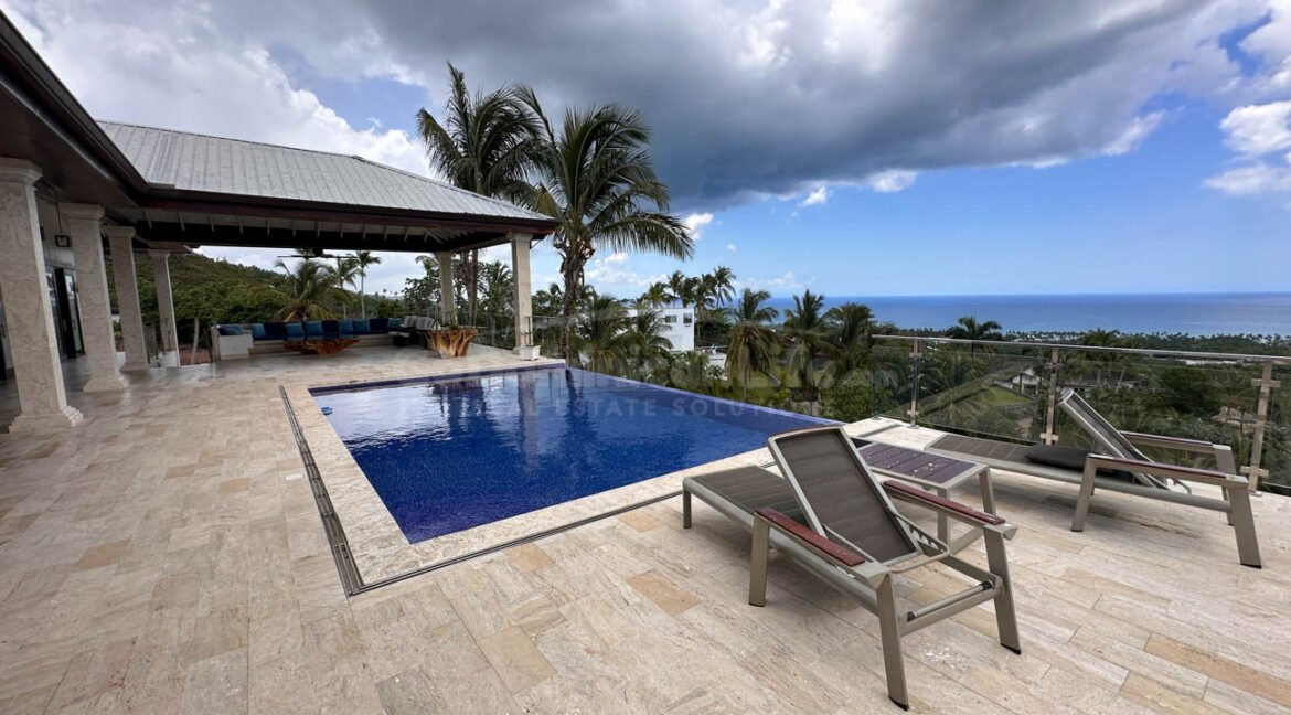 luxury-villa-with-breathtaking-ocean-views-17