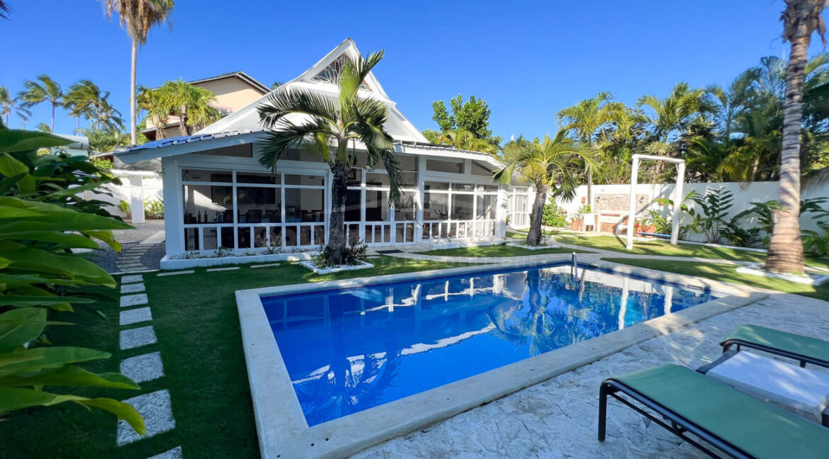 stunning-4-bedroom-vacation-villa-near-beach-in-las-terrenas-43