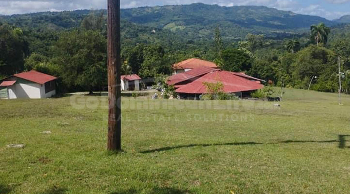 breathtaking-mountainside-cottage-y-ranch-in-puerto-plata-17
