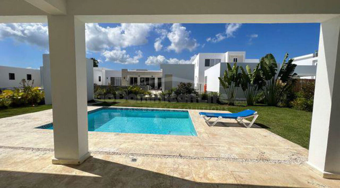 luxurious-and-well-appointed two-story-villa-in-a-gated-community-in-sosua-16