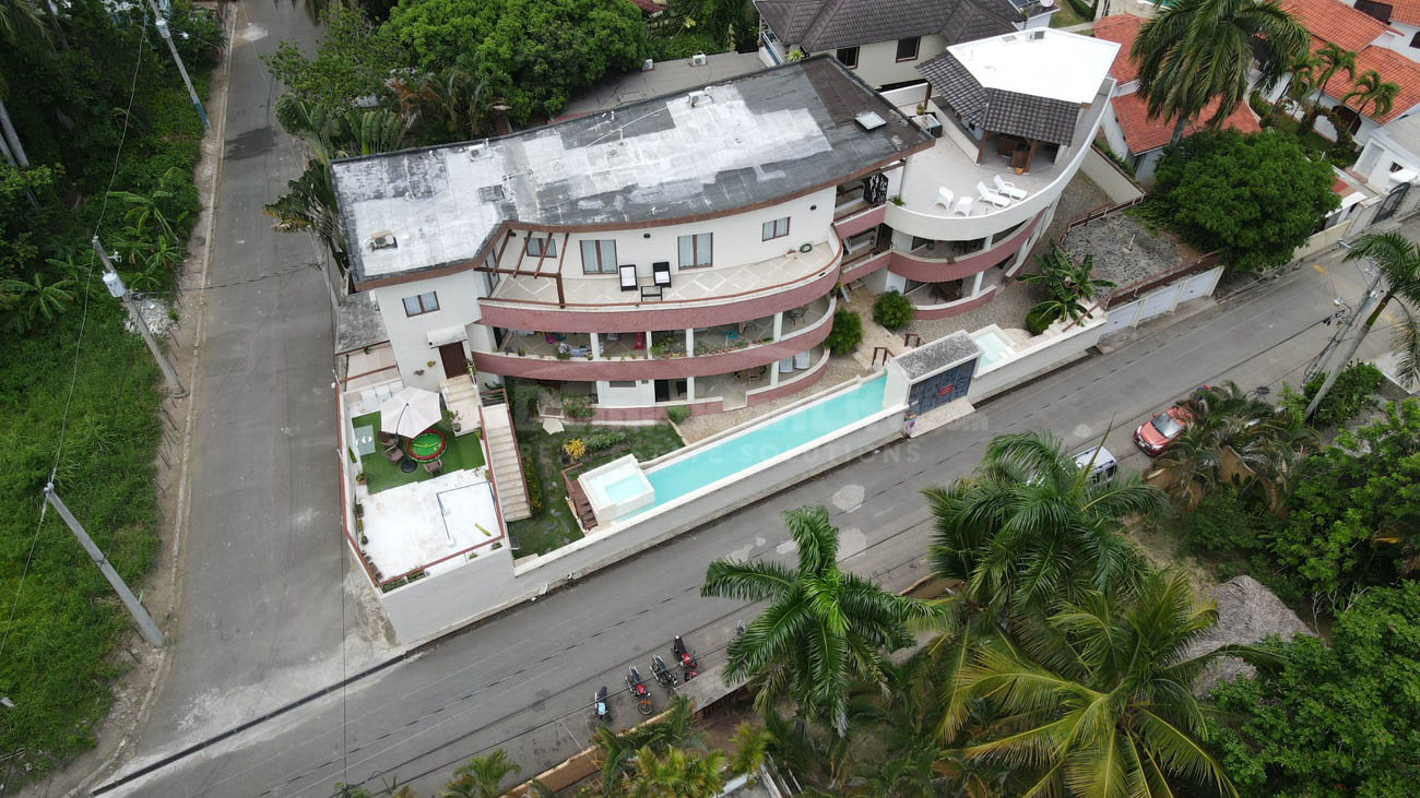 Welcome to this Charming Ground Floor Apartment in Cabarete! 