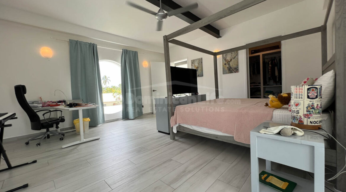 exquisite-4-bedroom-villa-with-private-pool-in-las-terrenas-3