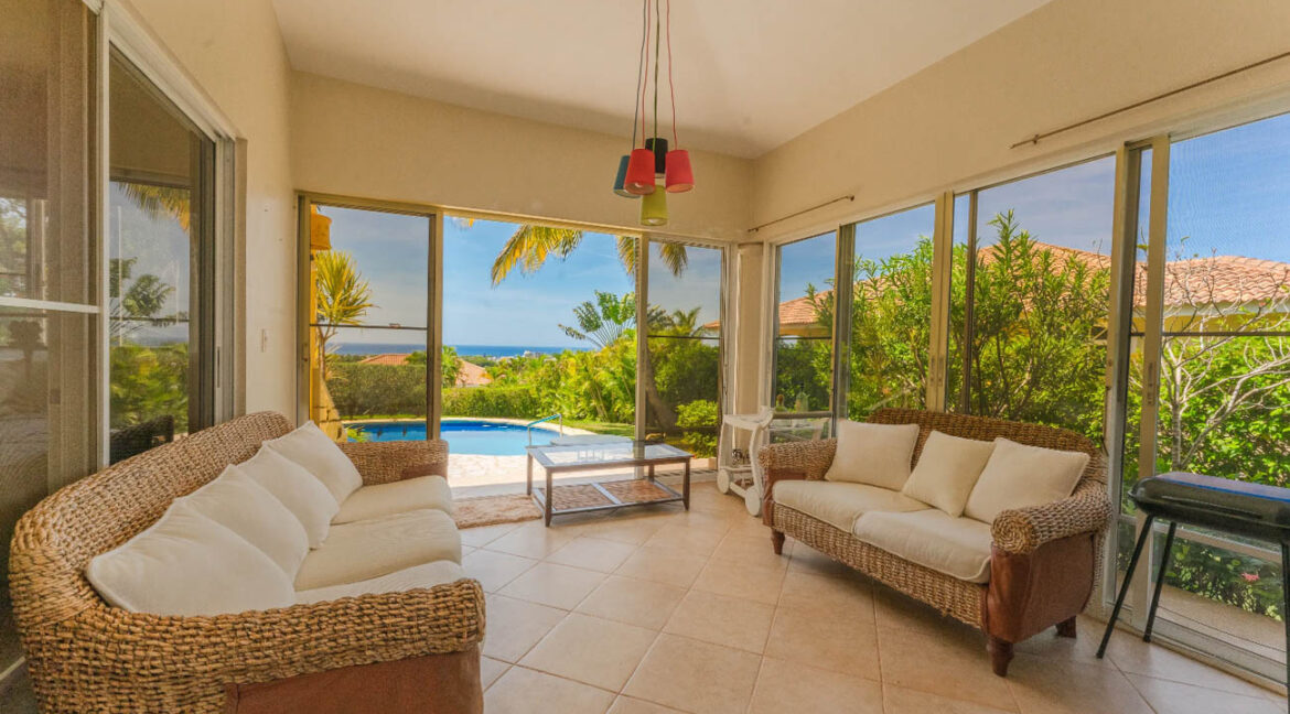 comfortable-charming-2-bedroom-villa-with-outstanding-panoramic-ocean-view