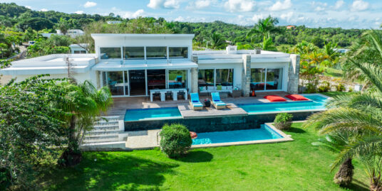 Stunning Oceanview Villa with Luxurious Outdoor Space and Private Pool
