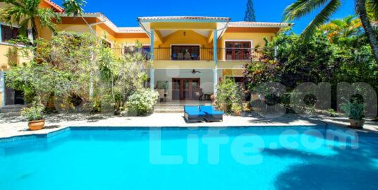 Island Elegance at Casa Deborah – Your Caribbean Sanctuary of Luxury and Tranquility