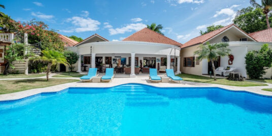 Elegant Villa with Resort-Style Living and Private Oasis in an Exclusive Gated Community