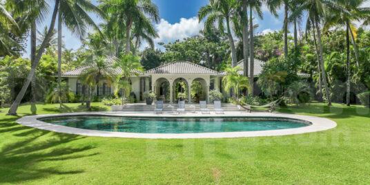Villa Sunset – Modern Tropical Splendor