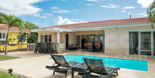 Tranquil Villa Retreat with Private Pool & Outdoor Kitchen Bar