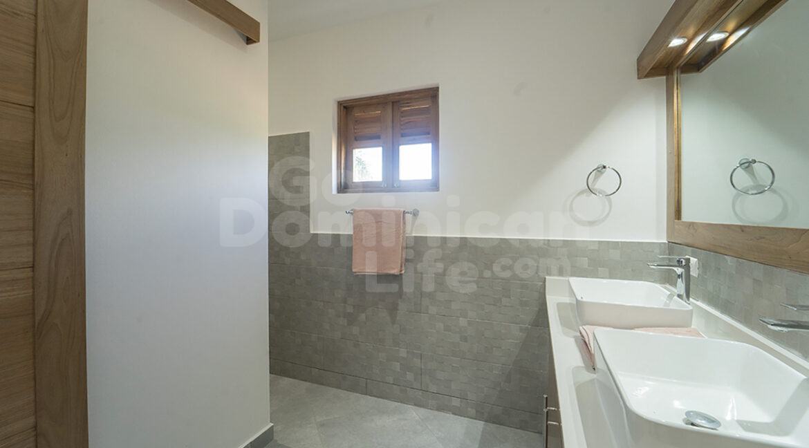 LIVYA 2 BY HUBLOT CARAIBES