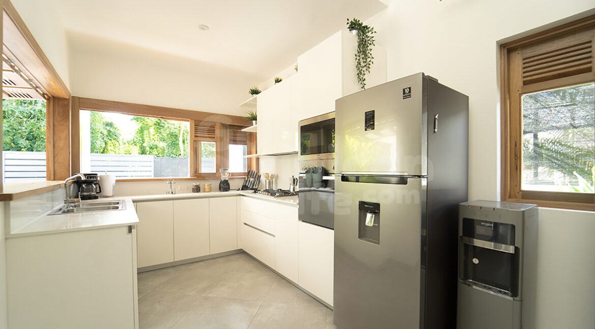 LIVYA 2 BY HUBLOT CARAIBES