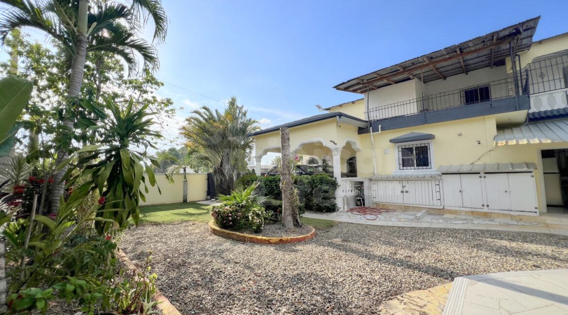 sabaneta-villa-6bed-35